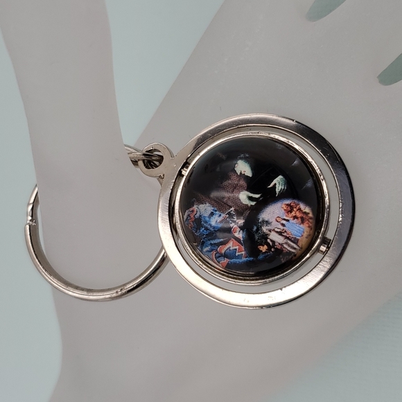 The Wizard of Oz Flipper Keychain - Picture 2 of 8